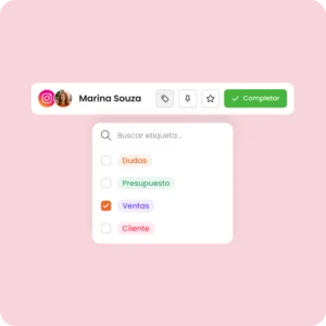 Clasificación de conversaciones con tags de mLabs Chat Pantalla del Inbox Unificado de mLabs Chat con clasificación de conversaciones por tags para organizar la atención e identificar oportunidades de venta